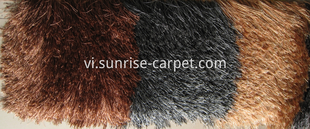 The detail of Long Thin Silk Shaggy With Plain Color